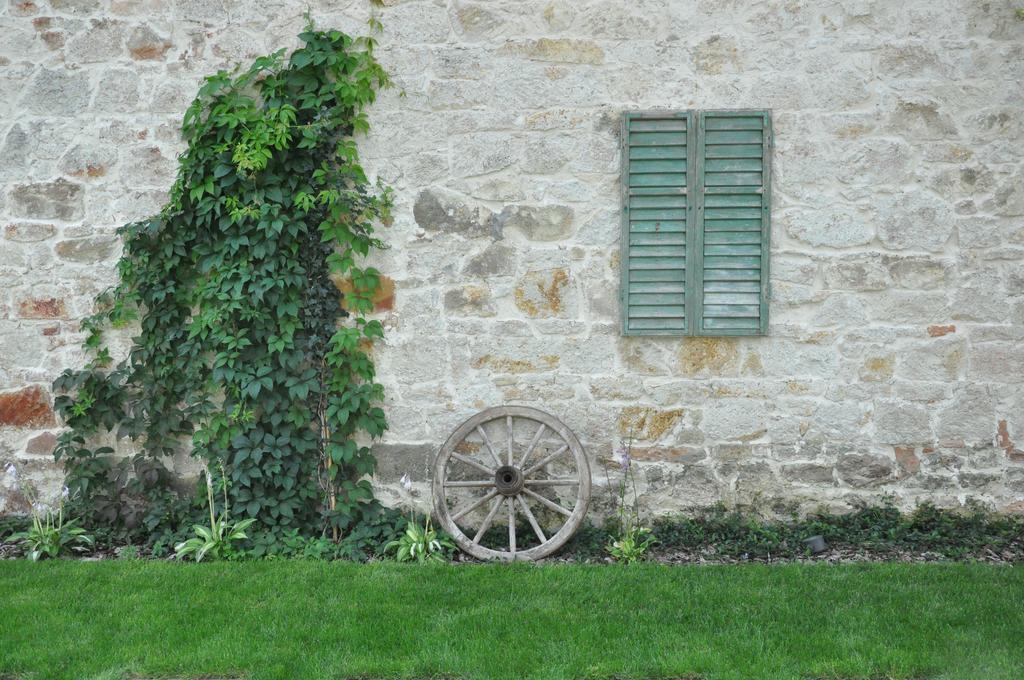R40 Vendégház Mád Esterno foto